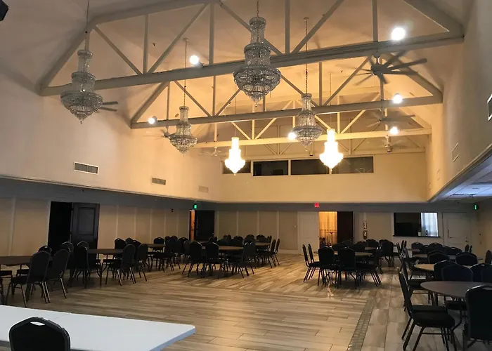 Columbia Lakes Hotel & Conference Center