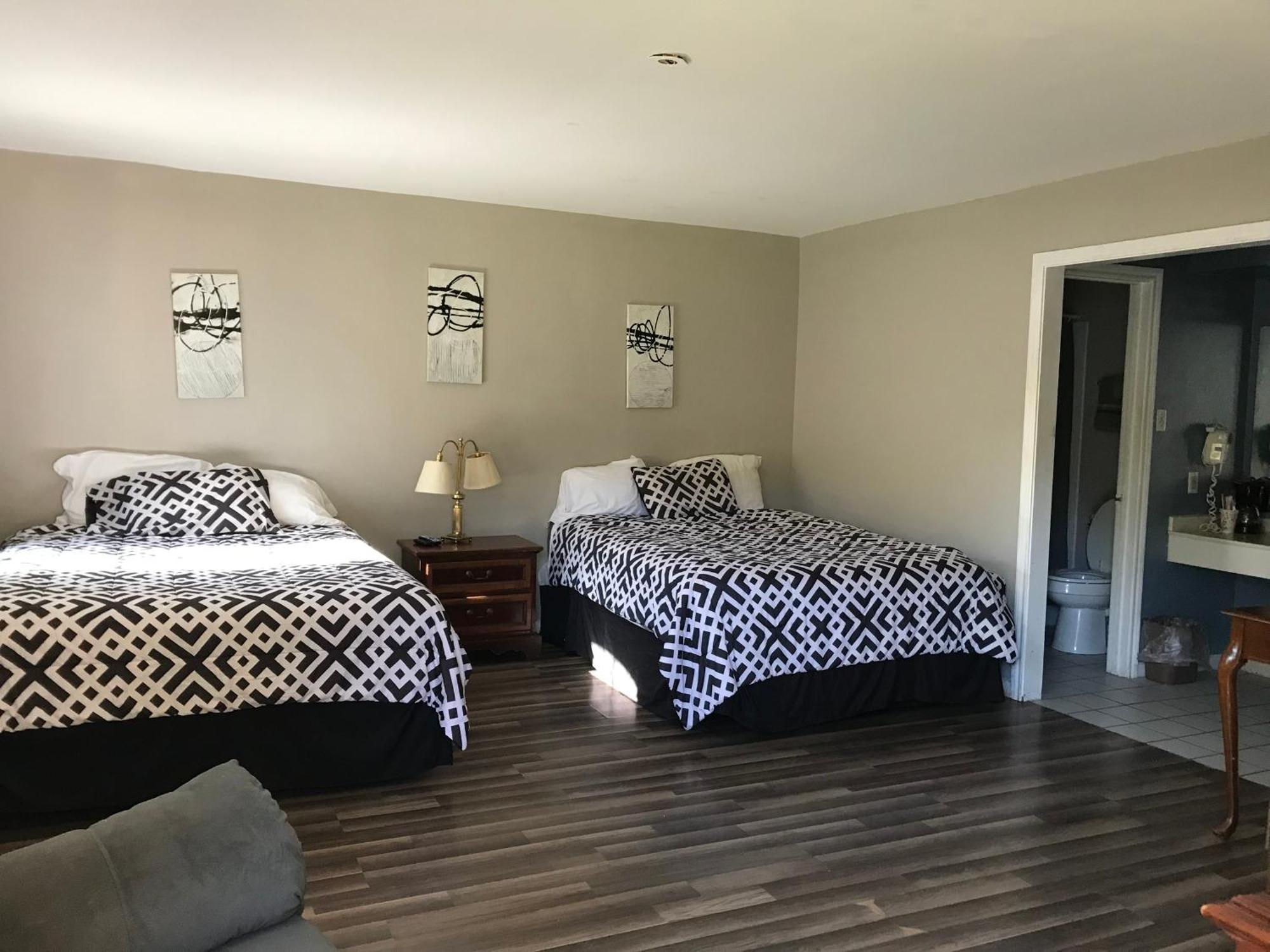 Columbia Lakes & Conference Center 3* West Columbia